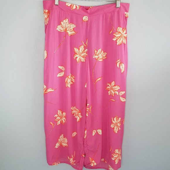 Cotton On Pants - 🍒 Cotton On Mid-Rise Drapey Culotte Floral Pant